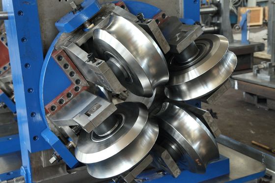 1.5·8.0mm Warmgewalzte Stahlrohrmühle und Rollenformmaschine für die Herstellung von Baurohren und Strukturrohren