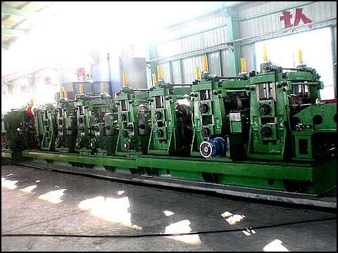 Warmgewalzte Stahlrohrfabrik zur Herstellung von runden Stahlrohrröhren mit einer Breite von 88,9 mm und 273 mm