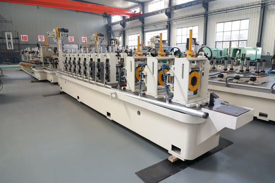 Iso-Norm Stahlröhrenwerke, große Rohr-Mühlmaschine