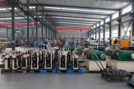1.5·8.0mm Warmgewalzte Stahlrohrmühle und Rollenformmaschine für die Herstellung von Baurohren und Strukturrohren
