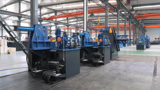 Hochgeschwindigkeits-Rohrformmaschine für die API-Rohrproduktion.